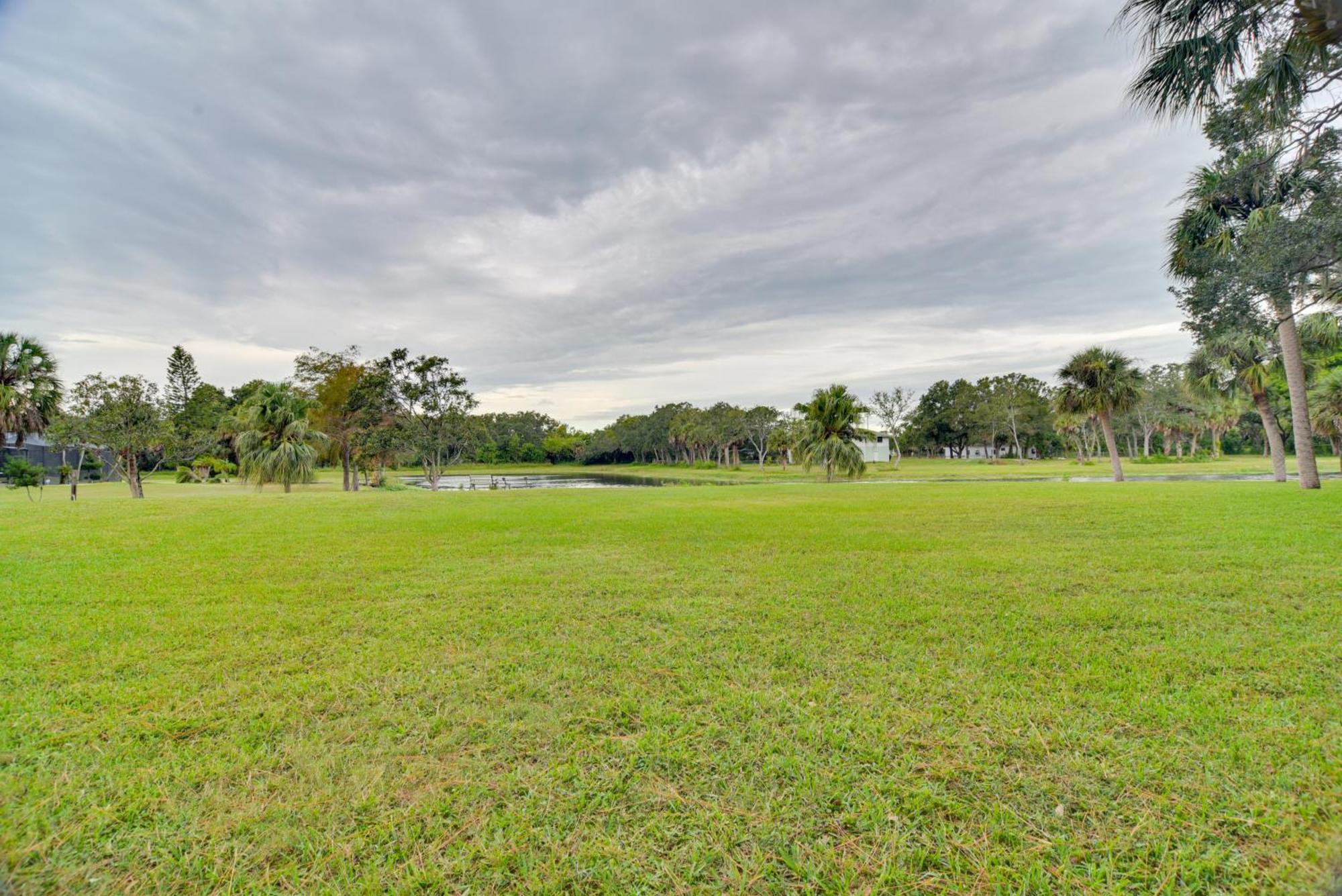 Sleek Largo Studio With Pond Less Than 7 Mi To Beach! Eksteriør bilde